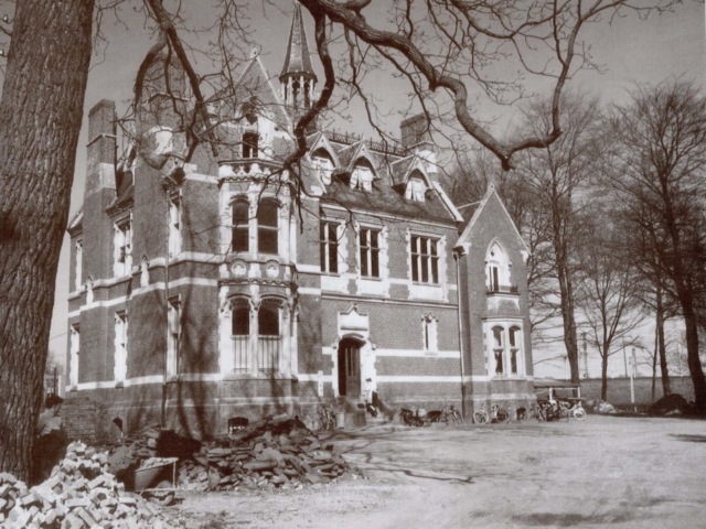 Kasteel Kranenburg - Bisschopskasteel - Spoorwegstraat