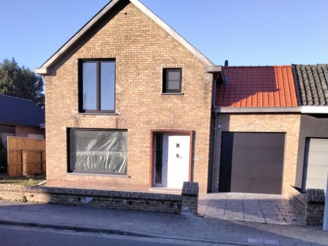 Rennersweg - straatzicht - gerenoveerde woning nr